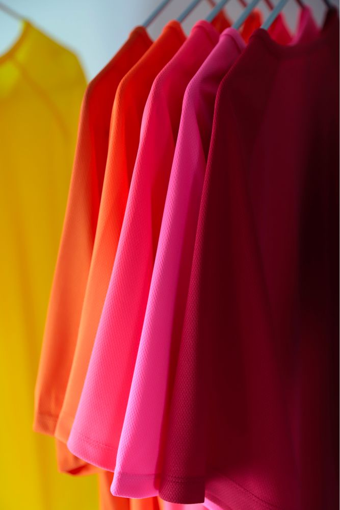 Футболка женская Sporty Women 140, красная — изображение 5