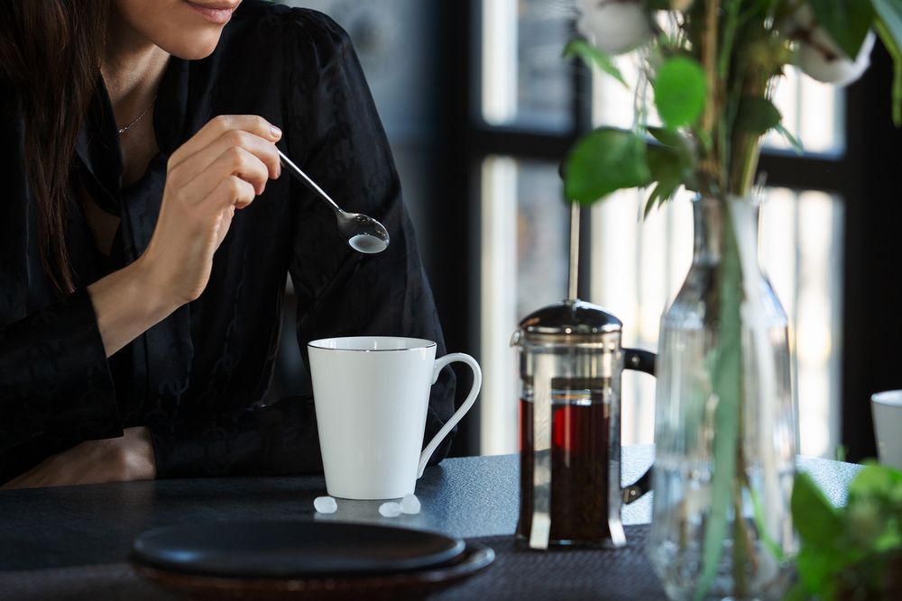 Кружка Select, белая с золотистой отводкой — изображение 4