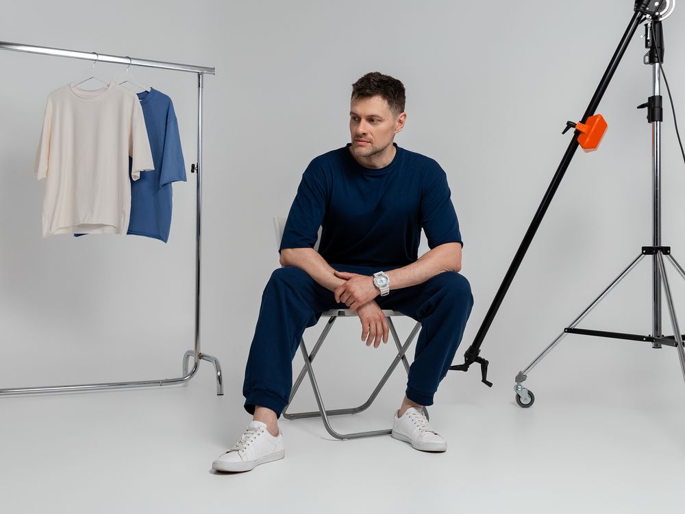 Футболка оверсайз Vozduh 2.0, черная — изображение 10