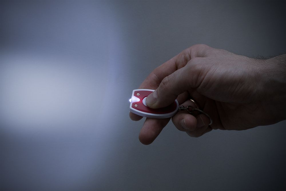 Брелок-фонарик Vivid, ver.2, красный с белым — изображение 6