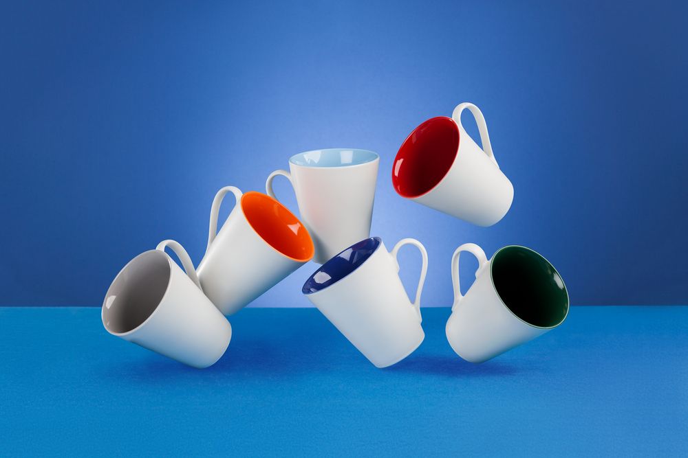 Кружка New Bell матовая, белая с красным — изображение 4