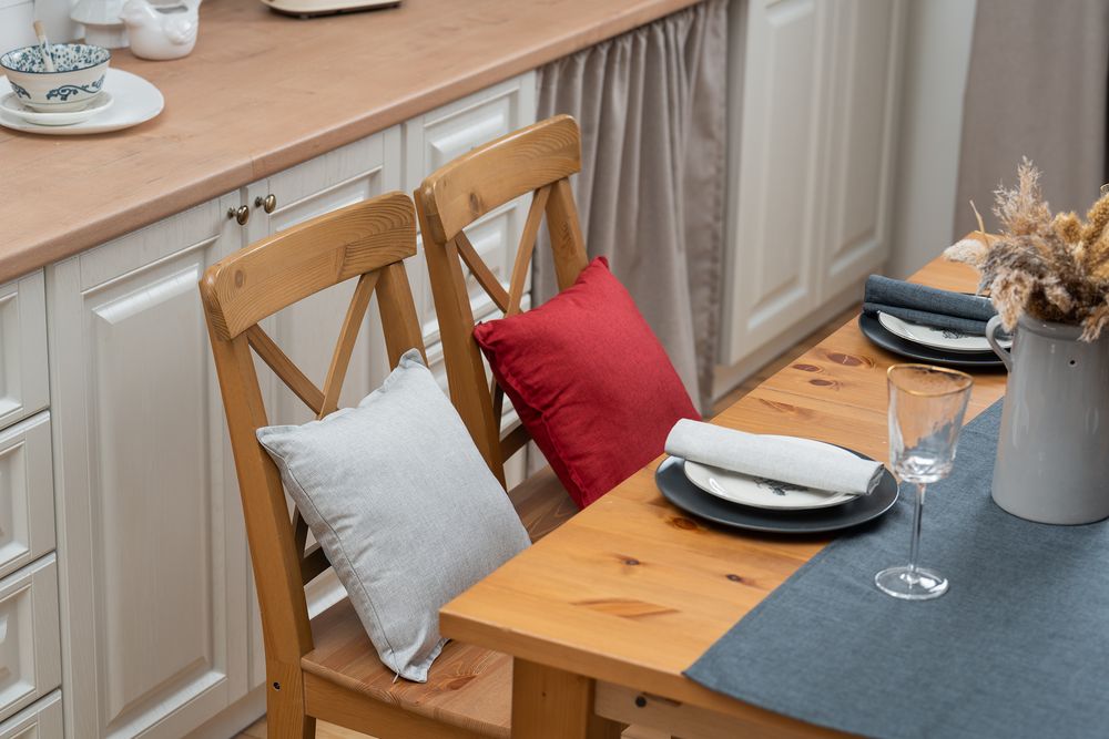 Наволочка Settle In, красная — изображение 6