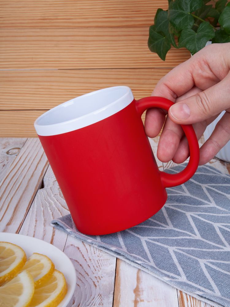 Кружка StopSpot с покрытием софт-тач, красная — изображение 5