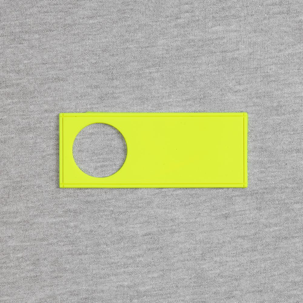 Лейбл из ПВХ с вырубкой «Круг», желтый неон — изображение 3