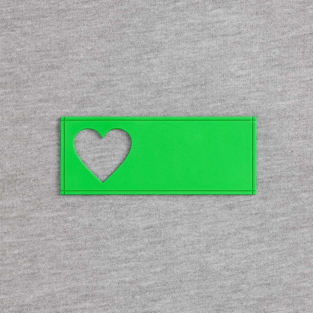 Лейбл из ПВХ с вырубкой «Сердце», зеленый неон — изображение 3