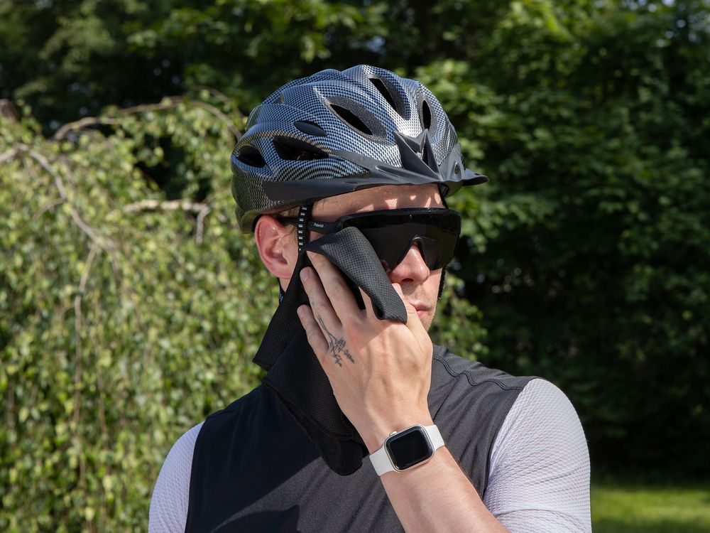 Охлаждающее полотенце Narvik в силиконовом чехле, черное — изображение 8