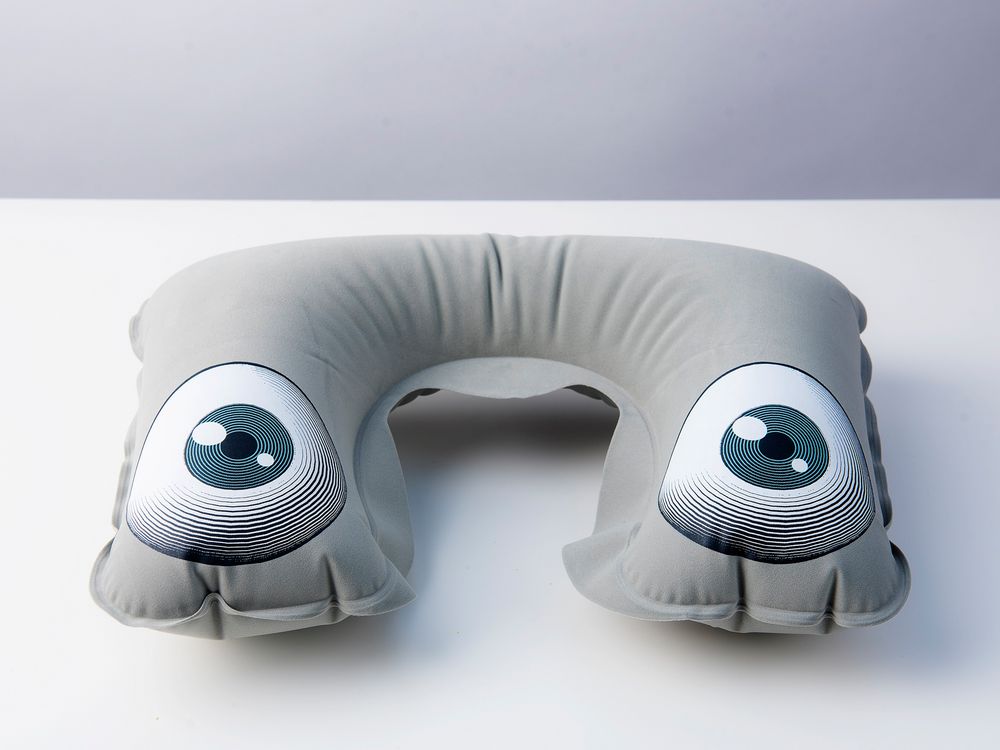 Надувная подушка под шею в чехле Sleep, темно-серая — изображение 5