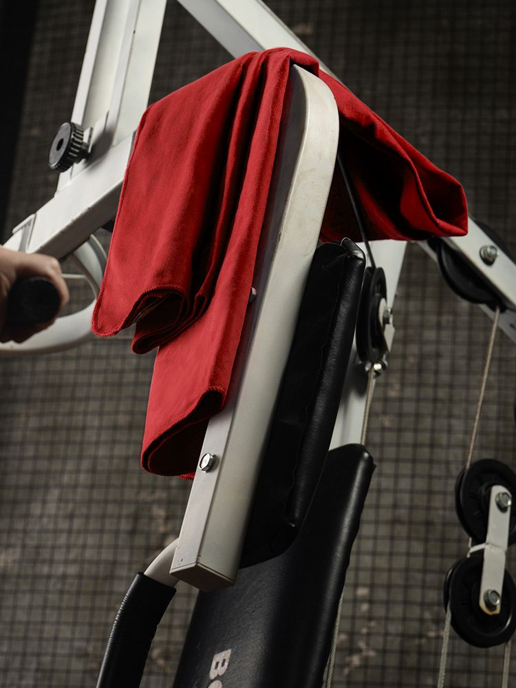 Спортивное полотенце Vigo Small, красное — изображение 9